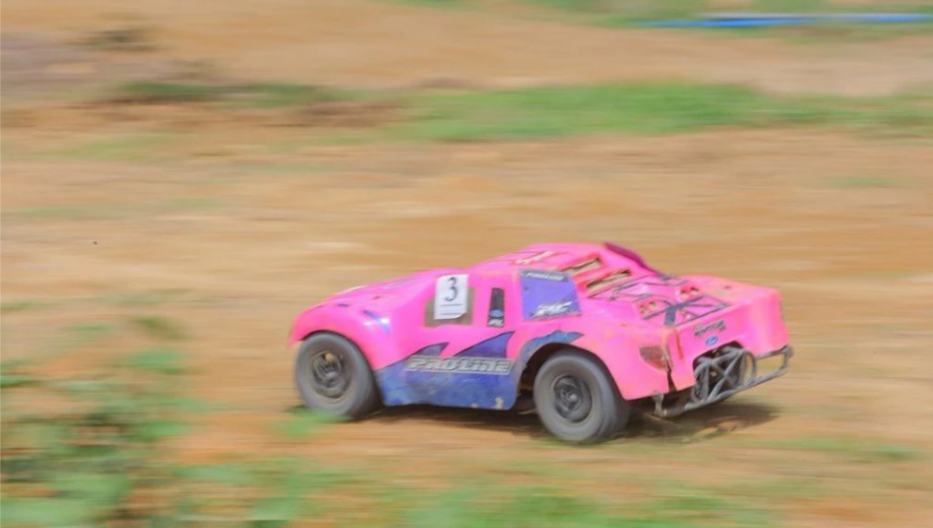 模型賽車(chē)競(jìng)賽中