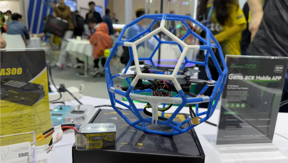 足球無人機(jī) 足球無人機(jī)