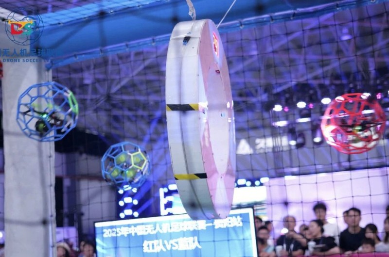 中國(guó)無(wú)人機(jī)足球聯(lián)賽貴陽(yáng)精彩瞬間